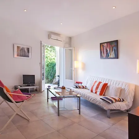 Апартаменты Casa Estel - Blue In Downtown Of Erbalunga *